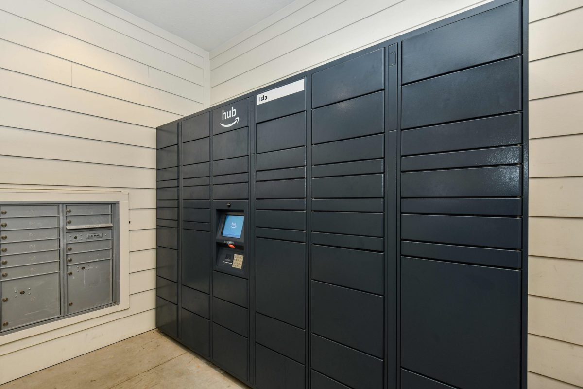 Amazon hub locker